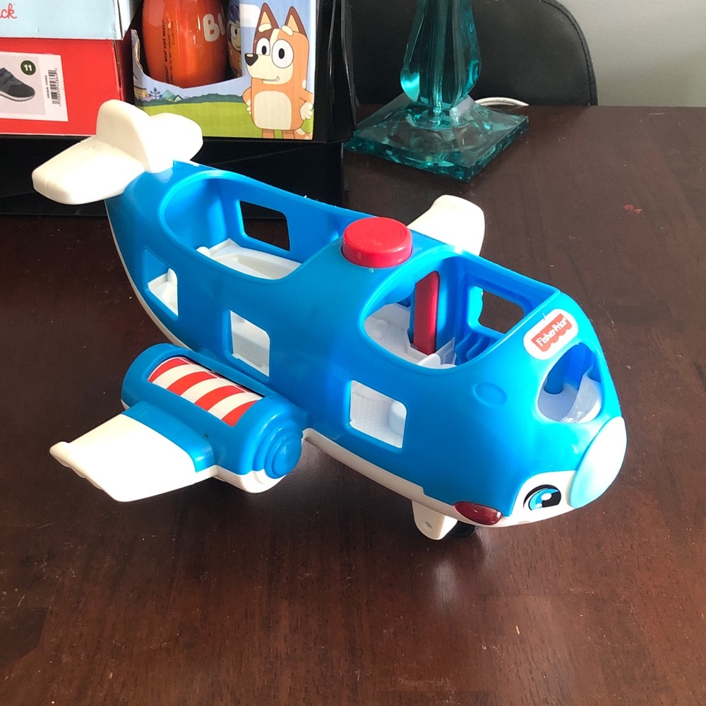🏋️‍♂️ Fisher-Price Musical Toy Airplane